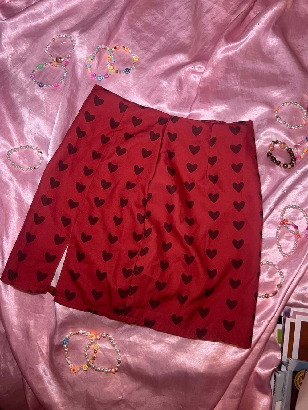 Romwe Red Heart Print Satin Mini Skirt with Front Slit Size S